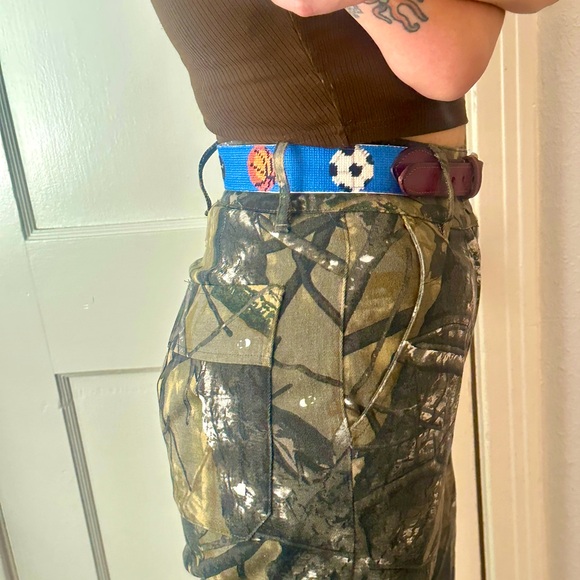 Fashion Brand Company Sports Belt - Picture 3 of 12